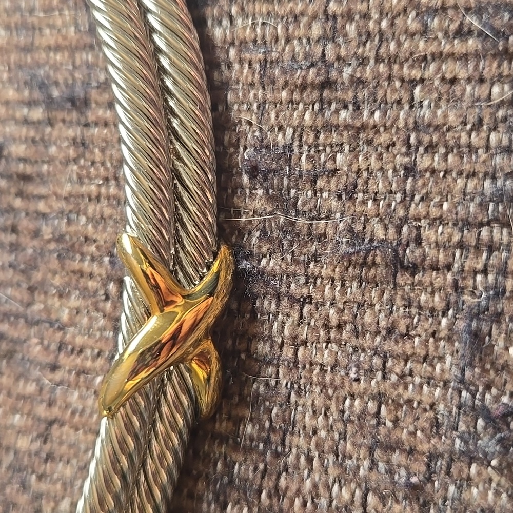 Vintage Cuff Style Two-toned Silver and Gold X Necklace 💫 - Picture 3 of 5